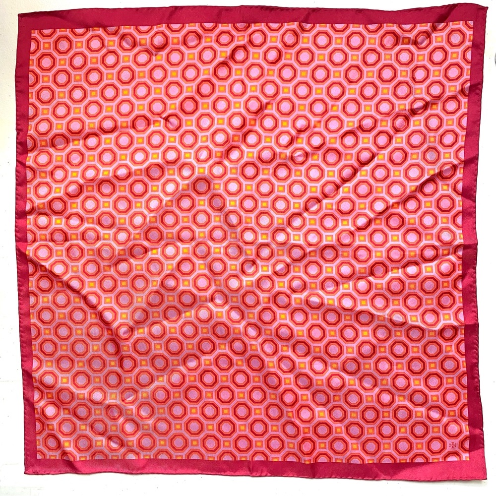 Tory Burch scarf, like new, material feels like silk
